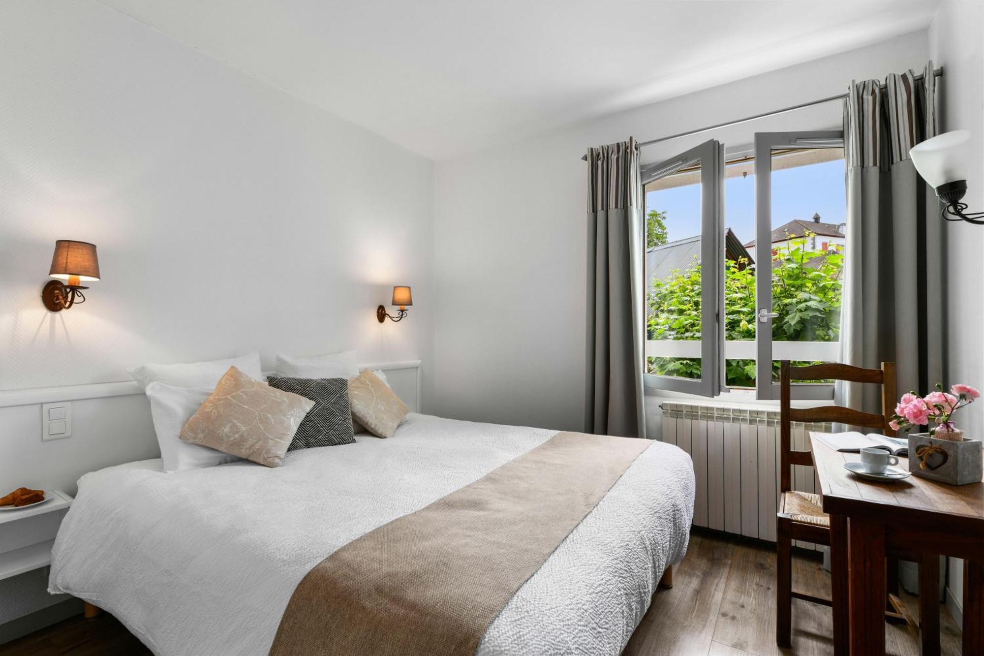Logis Hotel Etchemaite Larrau Exterior photo